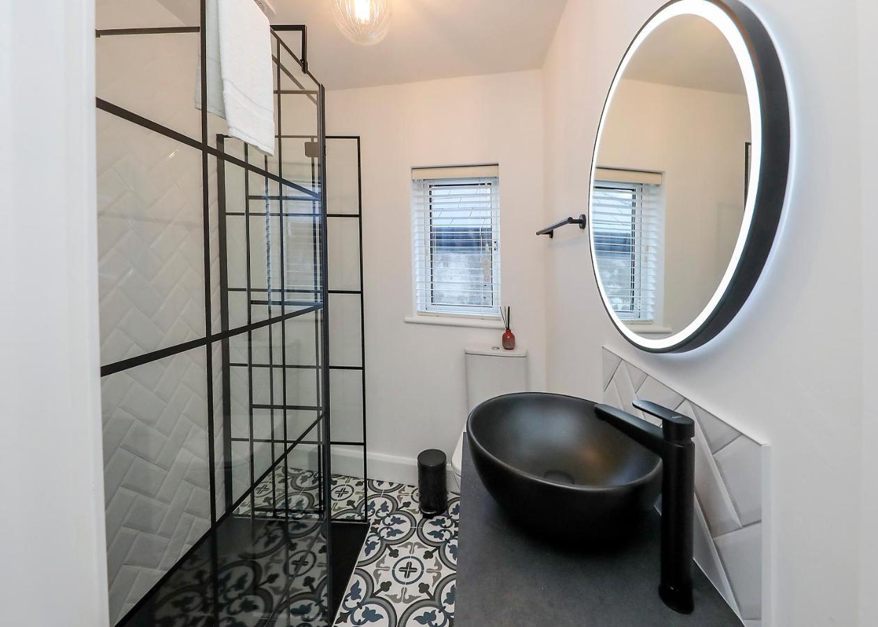 Two Bedroom Townhouse In The Heart Of Dungarvan 邓加文 外观 照片