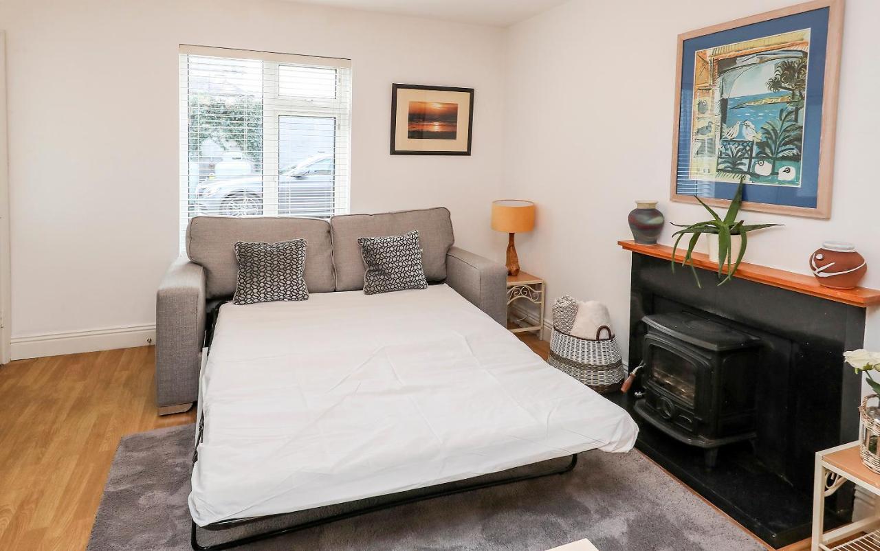 Two Bedroom Townhouse In The Heart Of Dungarvan 邓加文 外观 照片