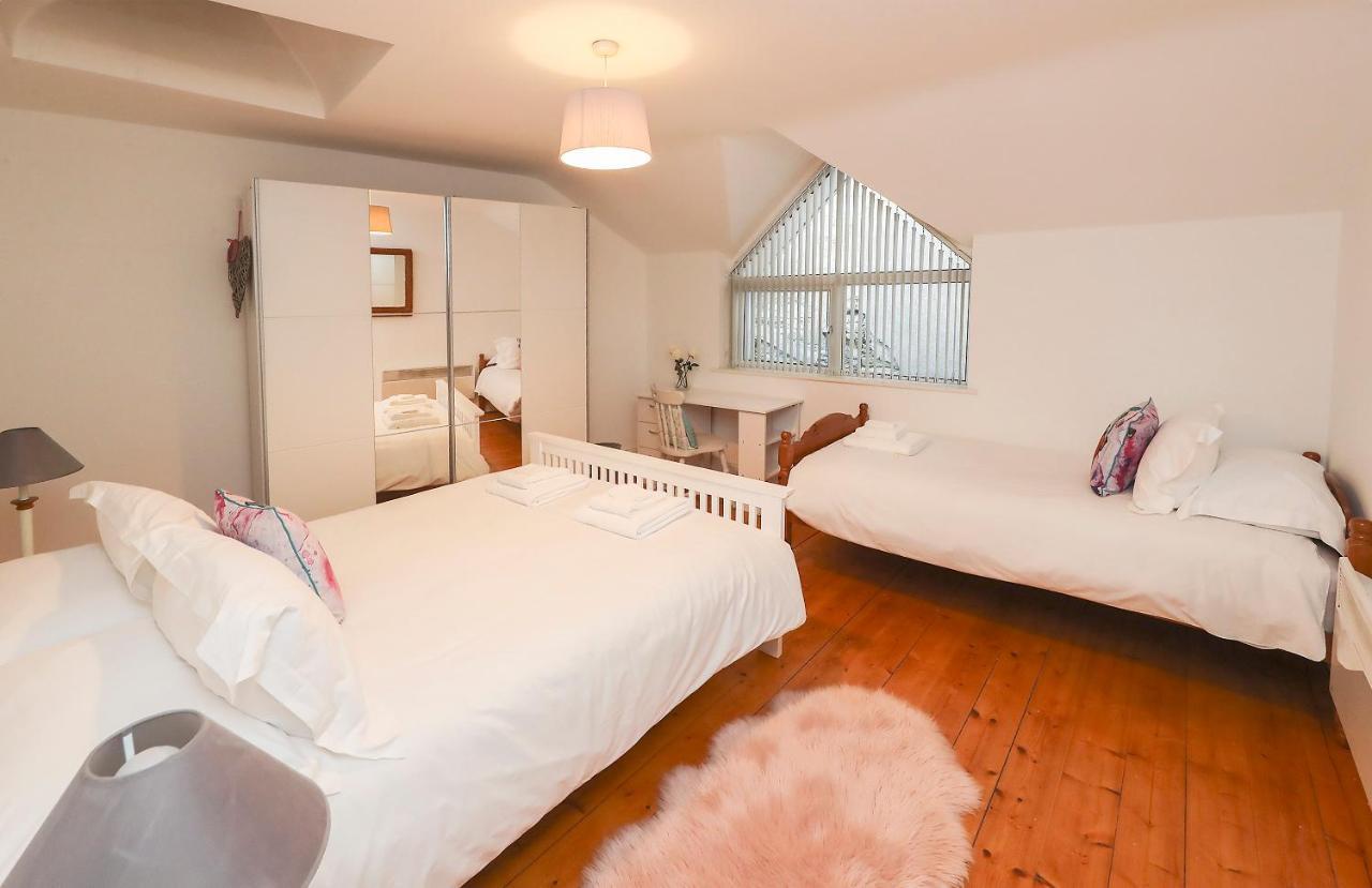 Two Bedroom Townhouse In The Heart Of Dungarvan 邓加文 外观 照片
